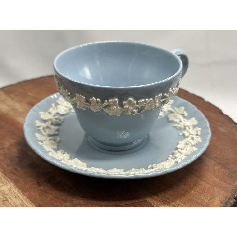 Wedgwood Shell Edge Queensware Of Etruria & Barlaston Tea Cup / Saucer